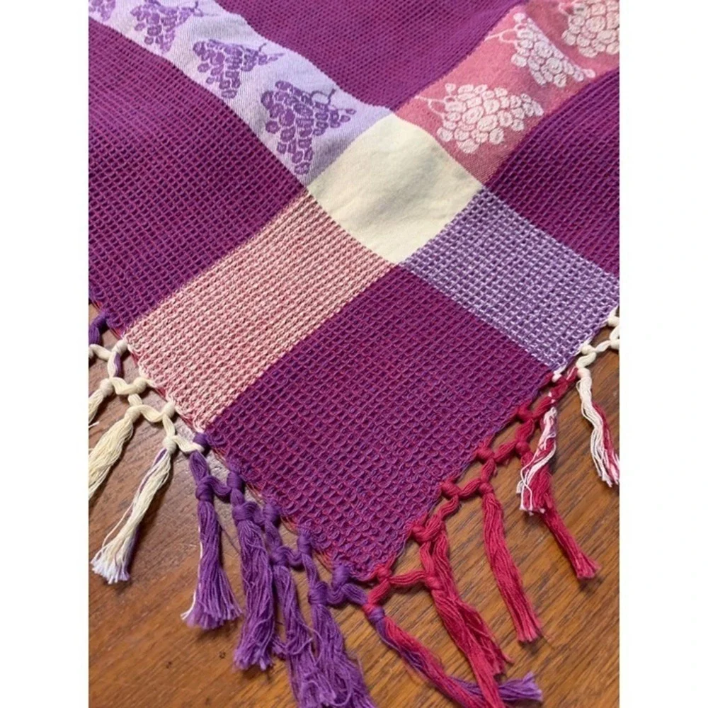 Primitive Artisan Inc 100% Cotton Boho VTG Purple & Red Grape Motif Woven Tablec
